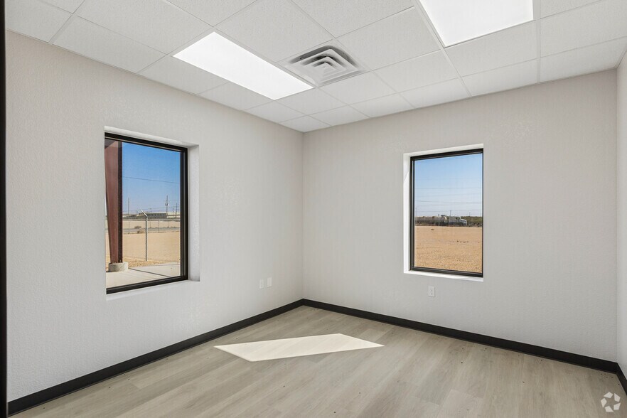 More Photos Of 16511 W Basin St, Odessa Industrial For Lease