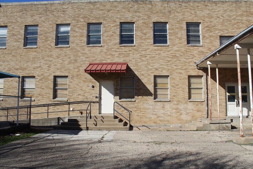 More Photos Of 1519 Circle Park Blvd, Fort Worth Religious Facility For Sale