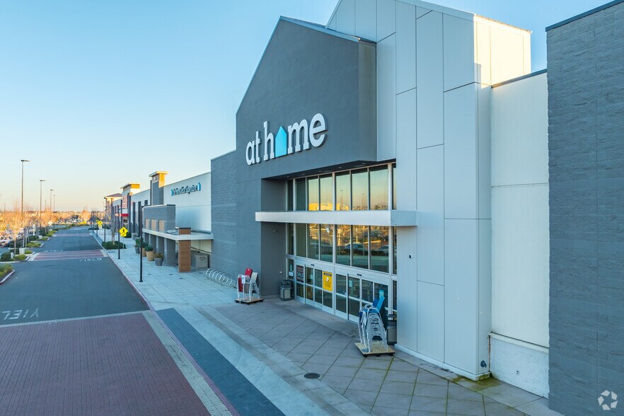 More Photos Of 8320 Delta Shores Cir S, Sacramento Freestanding For Sale