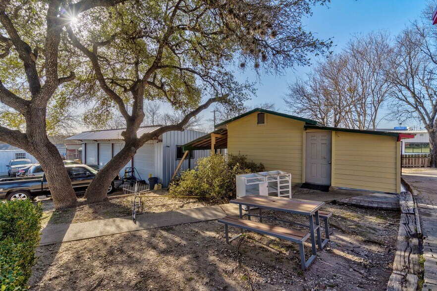 More Photos Of 5401 S Congress Ave, Austin Auto Dealership For Sale