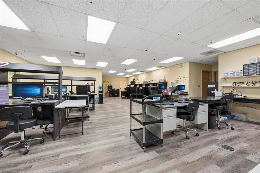 More Photos Of 144 12th St, Piscataway Light Distribution For Lease