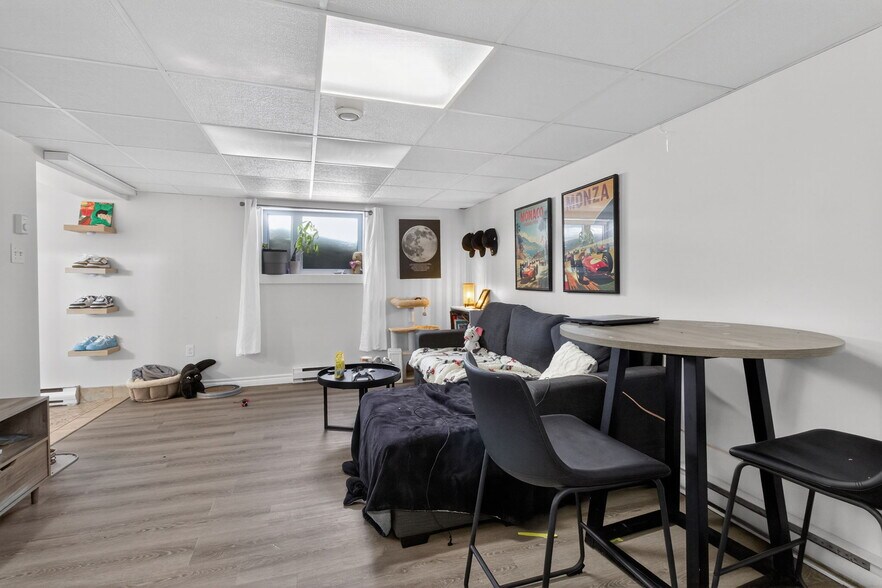 More Photos Of 120 Champlain Rue, Dieppe Office For Sale