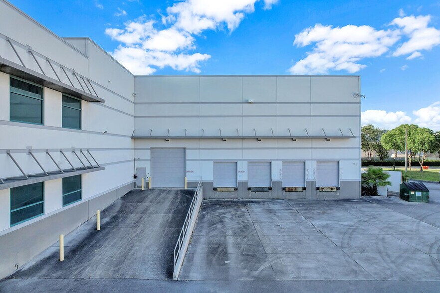 More Photos Of 9315 NW 112th Ave, Miami Warehouse For Sale