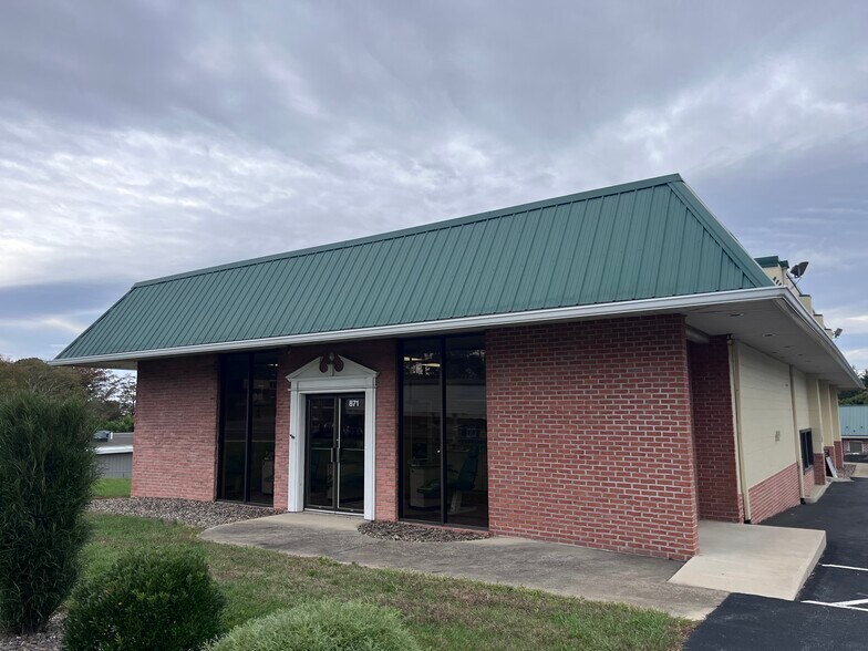 More Photos Of 871 W King St, Shippensburg Office For Lease
