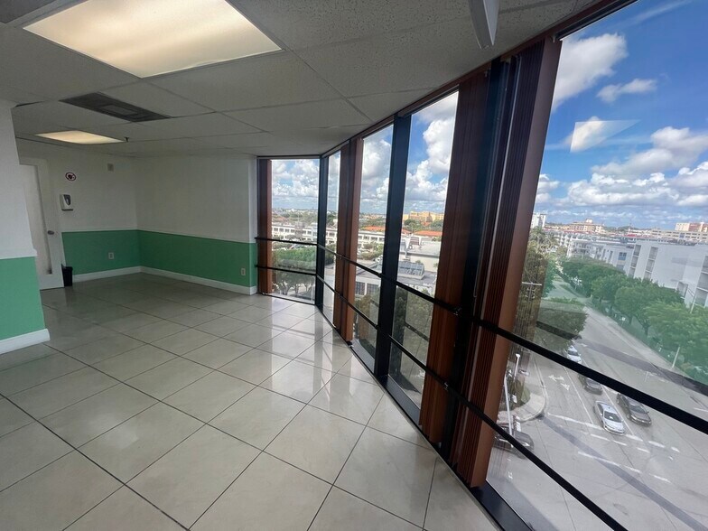More Photos Of 4445 W 16th Ave, Hialeah Office Residential For Lease