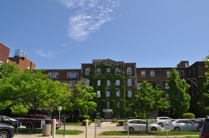 Primary Photo Of 5015-5025 N Paulina St, Chicago Healthcare For Lease