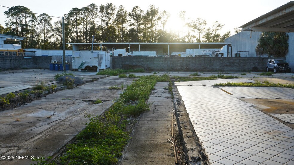 More Photos Of 3366 Philips Hwy, Jacksonville General Retail For Lease