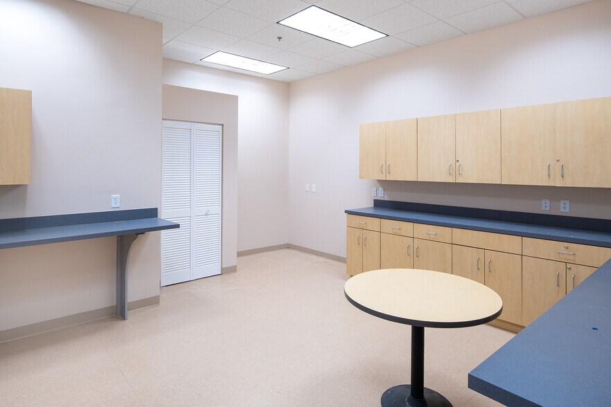 More Photos Of 6909 Old Highway 441, Mount Dora Medical For Lease