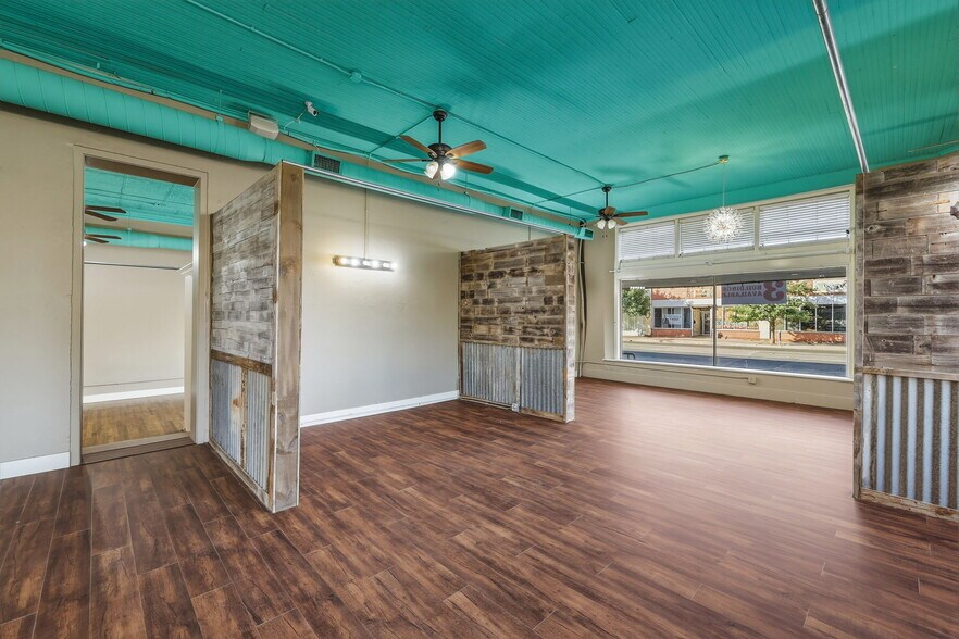 More Photos Of 318 N Chadbourne St, San Angelo Storefront For Sale