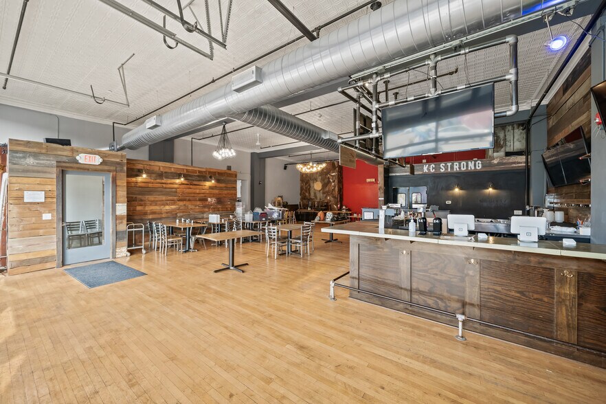 More Photos Of 3107-3111 Gillham Rd, Kansas City Storefront Retail Office For Sale