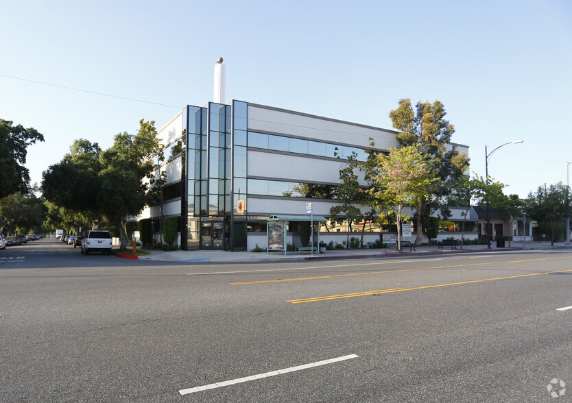 Primary Photo Of 3100 W Burbank Blvd, Burbank Office For Lease