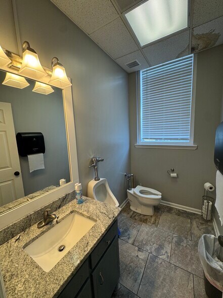 More Photos Of 513 Georgia Ave, Chattanooga Office For Sale