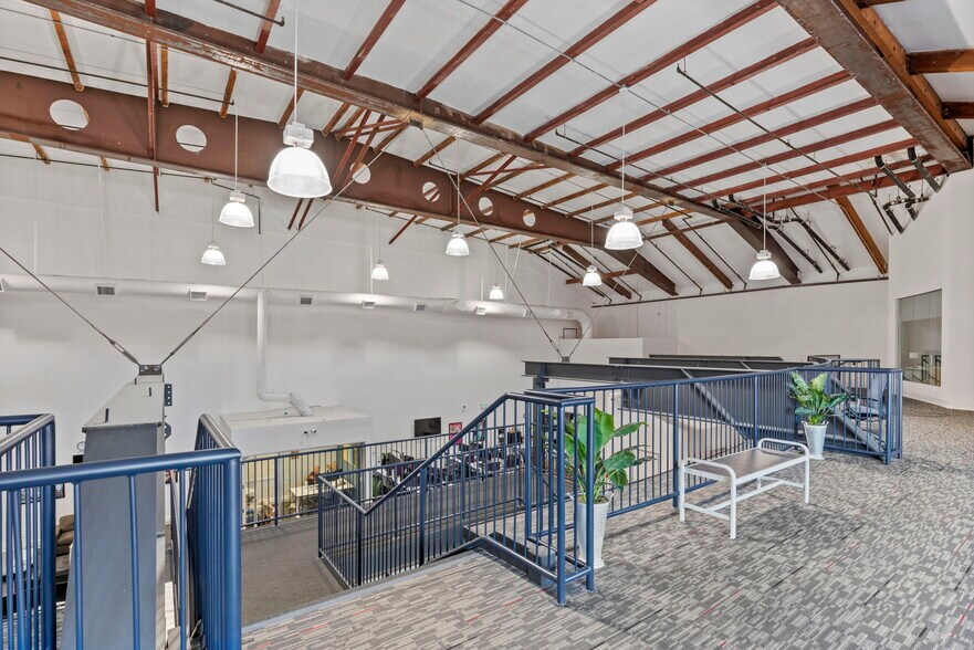 More Photos Of 850 Hampshire Rd, Westlake Village Office For Lease