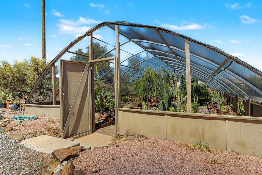 More Photos Of 1011 Wildhorse ln, Clarkdale Specialty For Sale