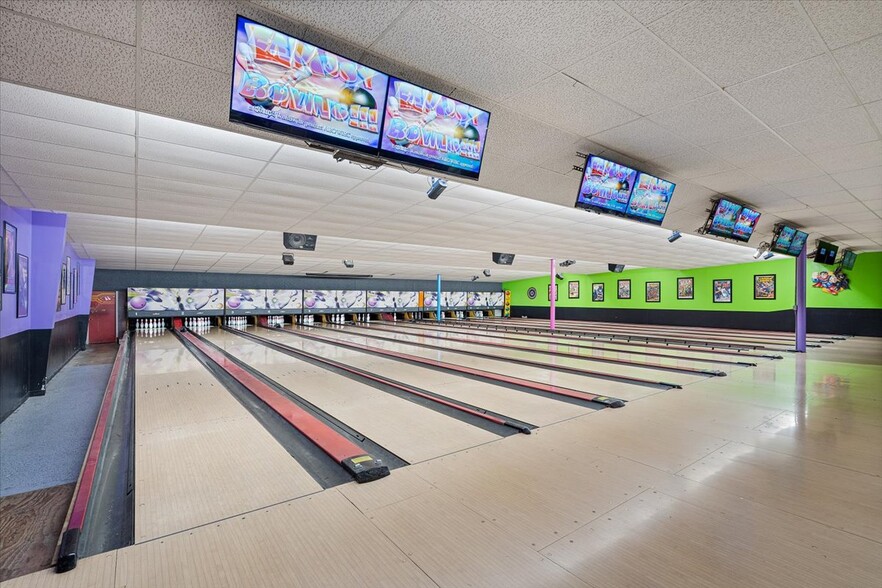 More Photos Of 1490 Highway 412 W, Siloam Springs Bowling Alley For Sale