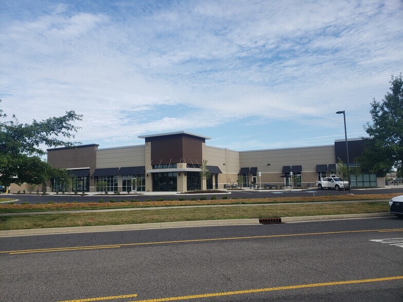 More Photos Of 14165 Cabela Pky, Noblesville Storefront For Lease