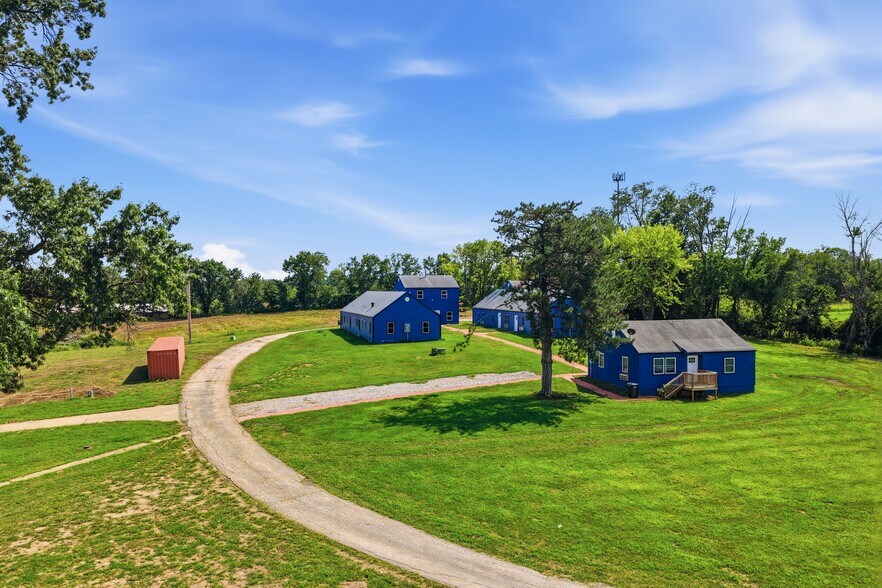 More Photos Of 10907 E 87th St, Raytown Multifamily For Sale