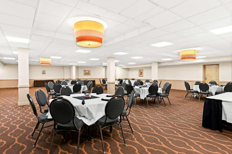 More Photos Of 3120 S Limit Ave, Sedalia Hotel For Sale