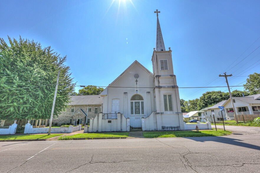 More Photos Of 228 S Military Ave, Lawrenceburg Religious Facility For Sale