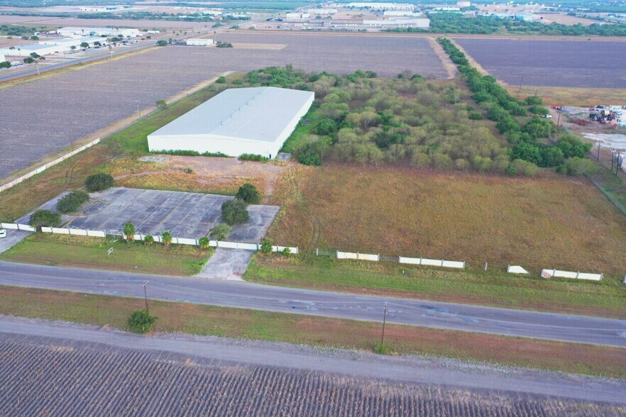 More Photos Of 5806 E Grimes Ave, Harlingen Manufacturing For Lease