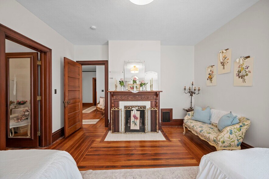 More Photos Of 610 W Washington St, Sandusky Specialty For Sale