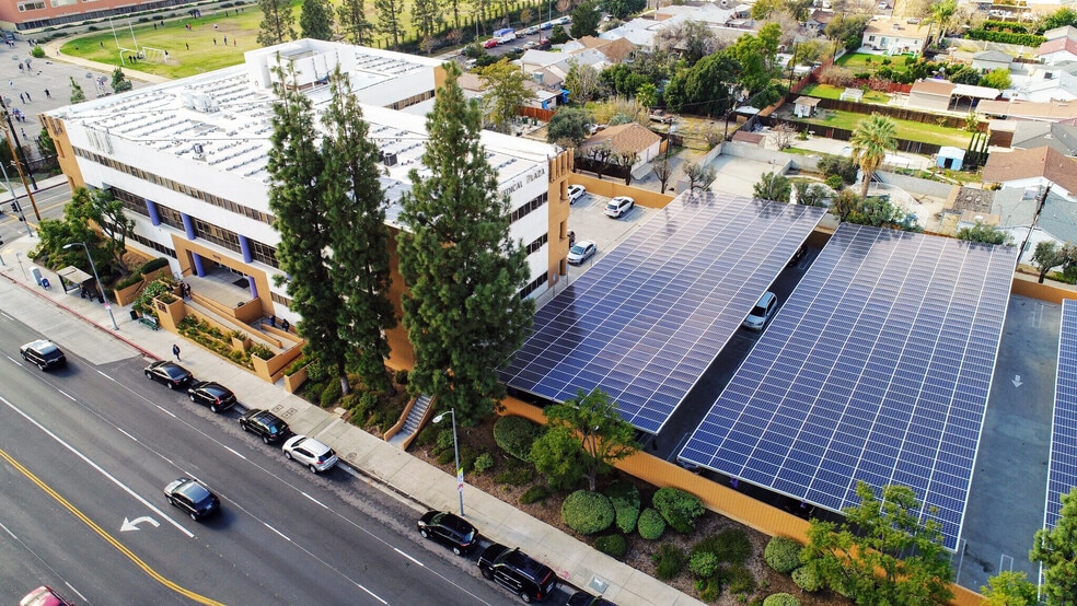 More Photos Of 10515 Balboa Blvd, Granada Hills Medical For Lease