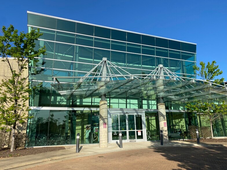 More Photos Of 961 S Gloster St, Tupelo Hospital For Lease