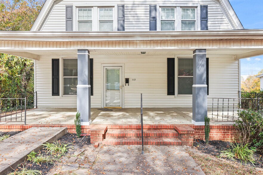 More Photos Of 113 Whitsett St, Greenville Office For Sale