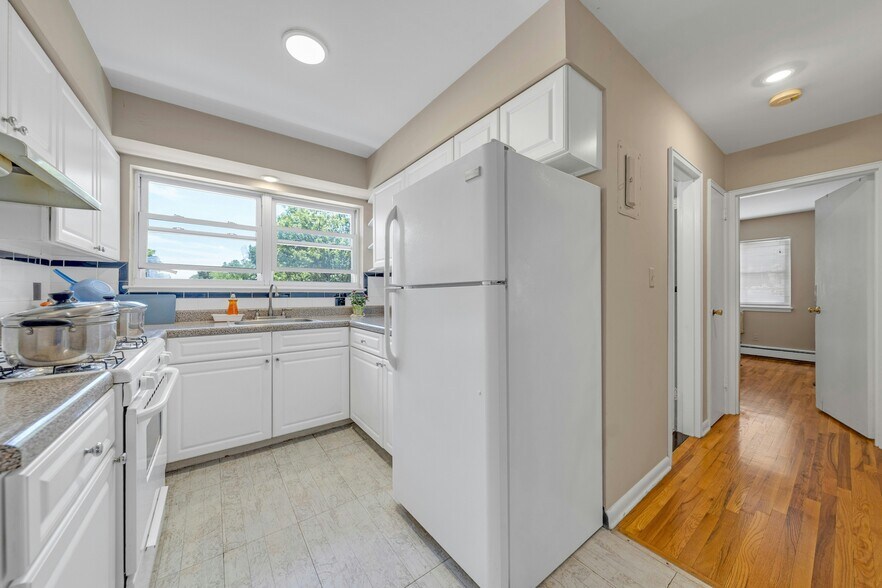More Photos Of 161 S Pearl St, Pearl River Apartments For Sale