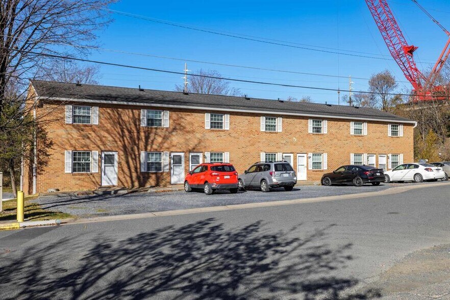 Primary Photo Of 92 Dutch Mill Ct, Harrisonburg Apartments For Sale
