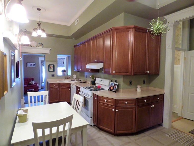 More Photos Of 107 N Main St, Monticello Storefront Retail Residential For Sale