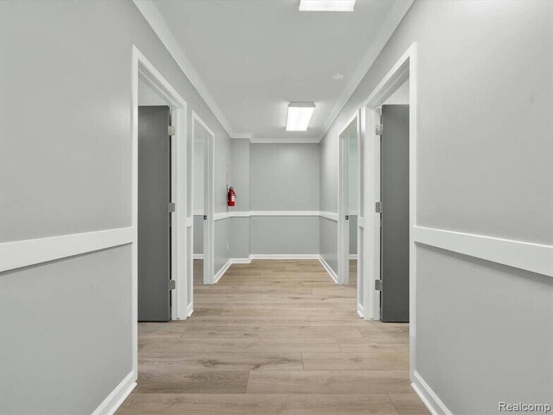 More Photos Of 30018 Orchard Lake Rd, Farmington Hills Medical For Sale