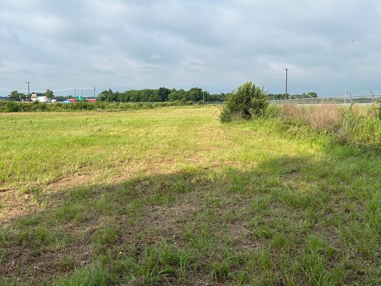 More Photos Of South US Hwy 79/84, Palestine Land For Sale