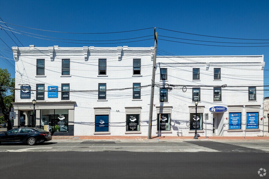 More Photos Of 263-265 Main St, Huntington Office For Lease