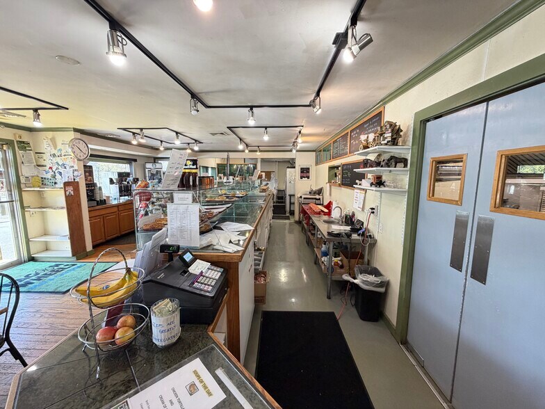 More Photos Of 3743 US Highway 9W, Highland Specialty For Sale