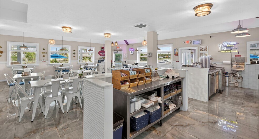 More Photos Of 102 Copeland Ave SW, Everglades City Restaurant For Sale