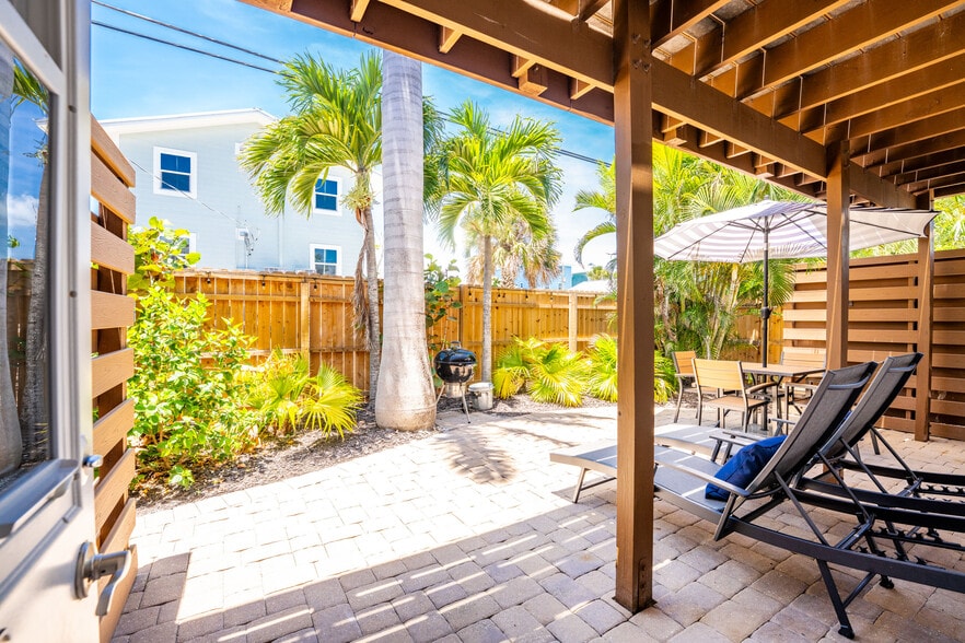 More Photos Of 1130 Gulf Blvd, Englewood Apartments For Sale