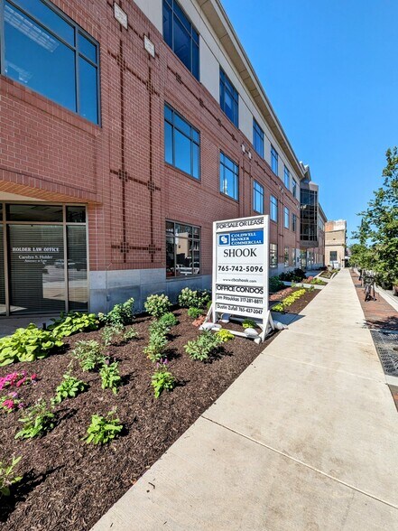 More Photos Of 415 Columbia St, Lafayette Office For Sale