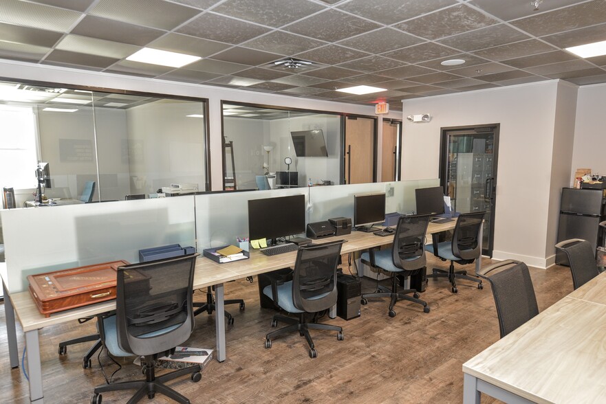 More Photos Of 2 Forest Ave, Oradell Medical For Sale