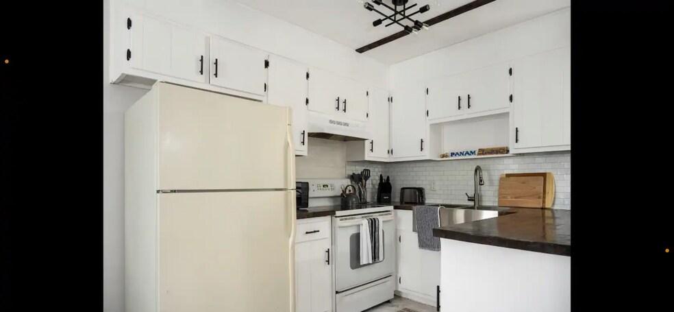 More Photos Of 2001 N 61st Ave, Pensacola Apartments For Sale