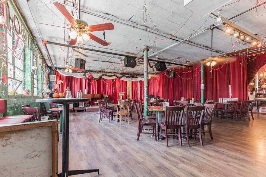More Photos Of 2195-2199 California St, Denver Restaurant For Sale