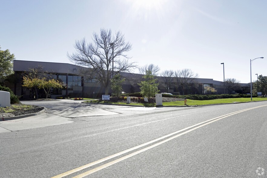 More Photos Of 9801-9829 Commerce Pky, Lenexa Manufacturing For Sale