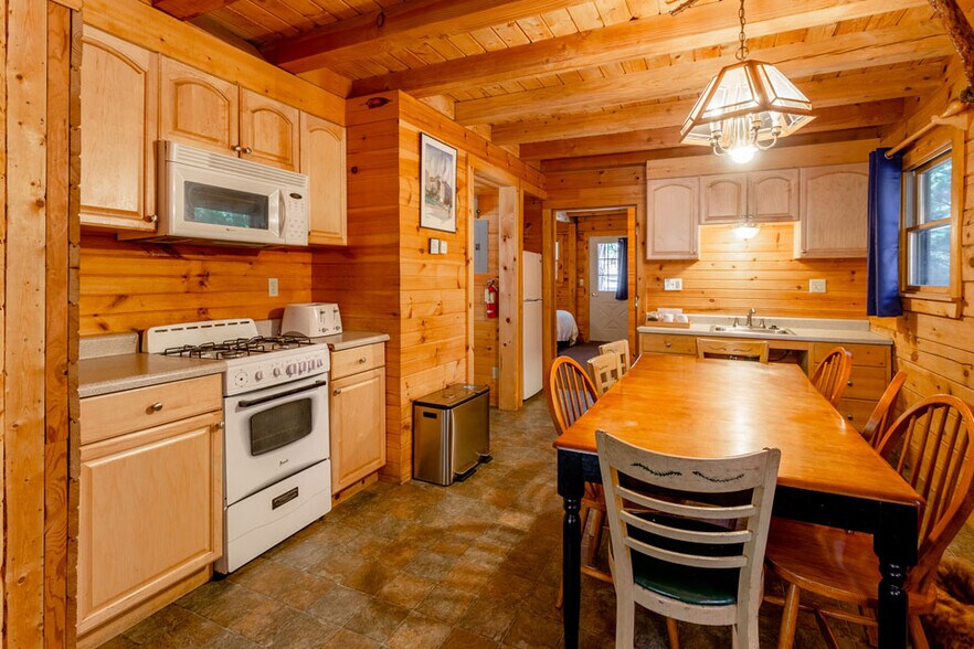 More Photos Of 500 Dodge Ridge Rd, Pinecrest Hotel For Sale