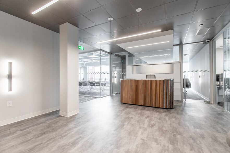 More Photos Of 13 Windward Dr, Grimsby Medical For Lease