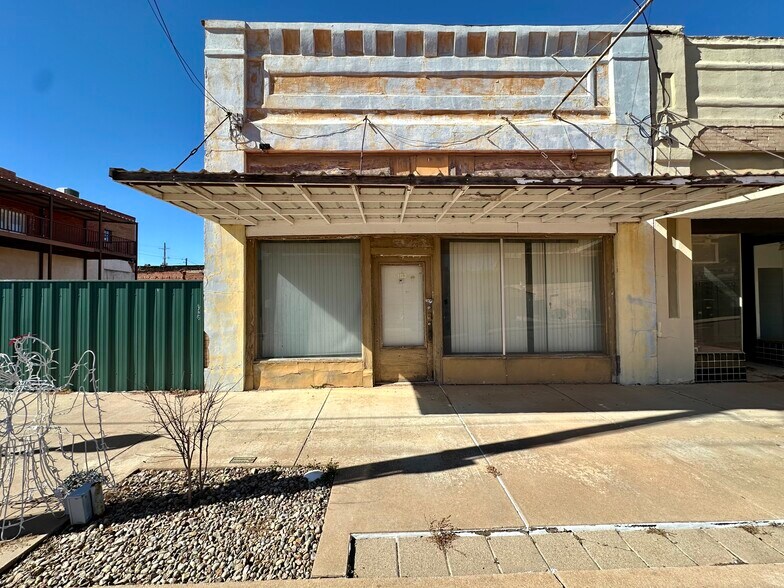 More Photos Of 101 N Waggoner St, Electra Flex For Sale