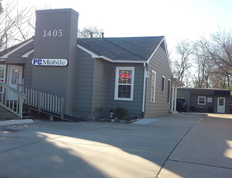 Primary Photo Of 1405 W University Dr, McKinney Office For Sale