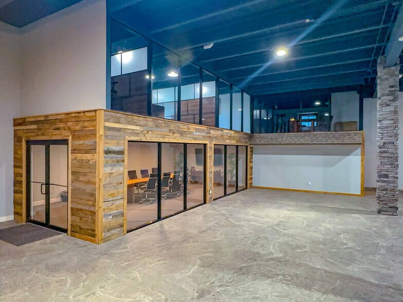 More Photos Of 2500 S Harbor City Blvd, Melbourne Unknown For Lease