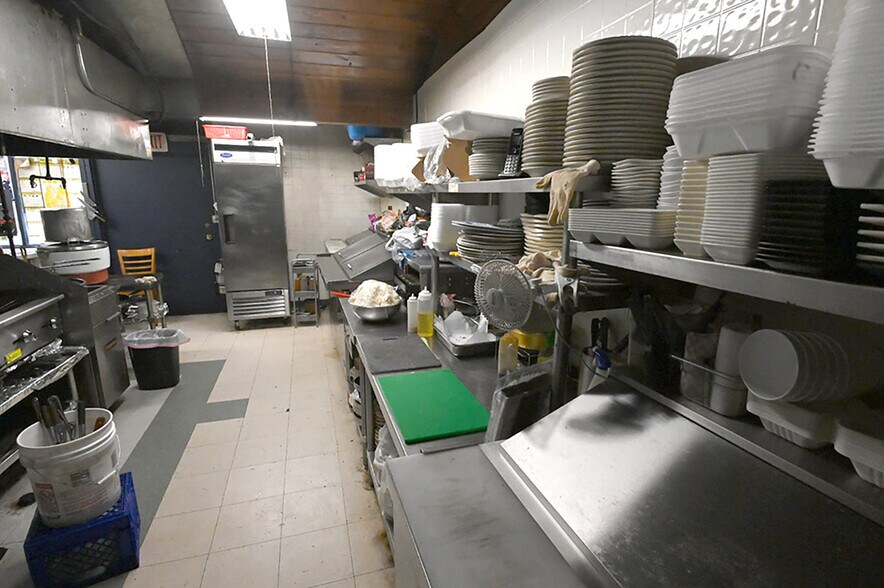 More Photos Of 44618 State Route 20, Concrete Hotel For Sale