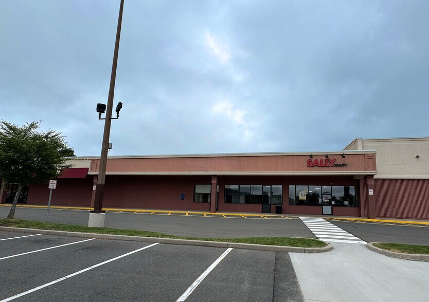 More Photos Of 1600 Southeast Rd, Farmington Unknown For Lease