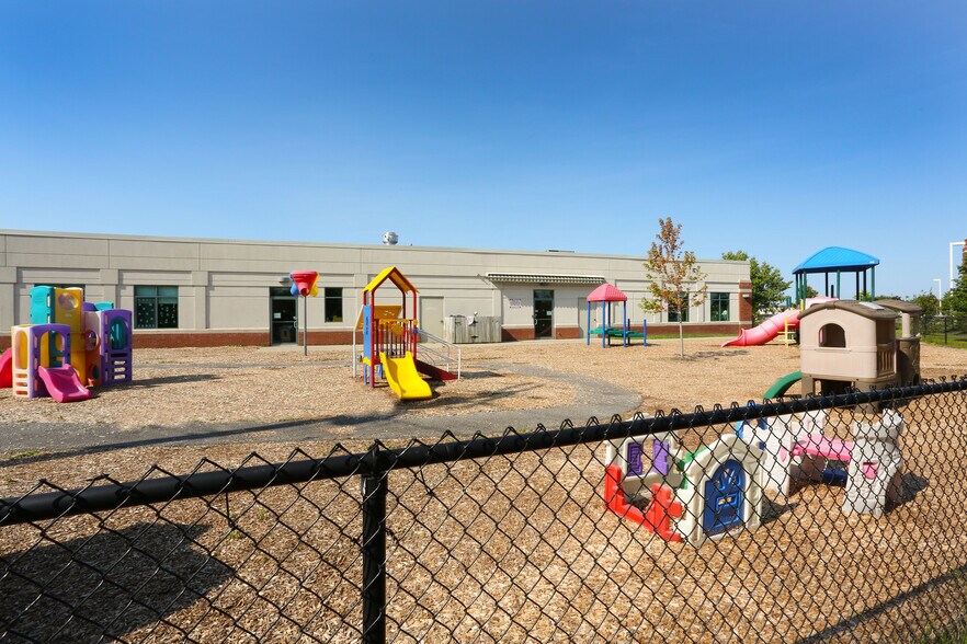 More Photos Of 540 CrossPoint Pky, Getzville Unknown For Lease